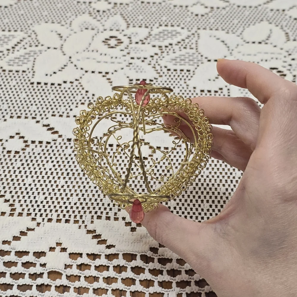 Gold Wire Heart Mini Basket 3.5